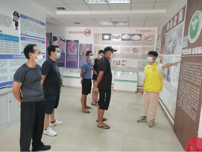 阜沙鎮(zhèn)禁毒信息〔2022〕第224期-- 弘揚(yáng)禁毒精神，筑牢禁毒防線-阜沙鎮(zhèn)組織群眾參觀禁毒教育基地