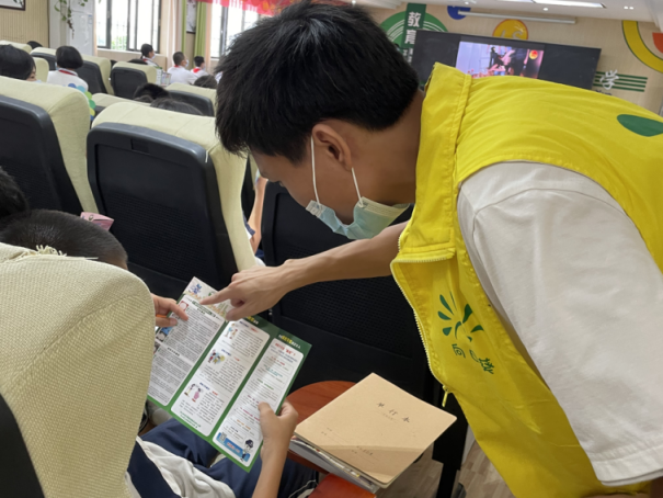 阜沙鎮(zhèn)禁毒信息〔2022〕第260期--【禁毒攻堅】“護(hù)航青春助成長”—阜沙羅松小學(xué)開展禁毒宣講活動