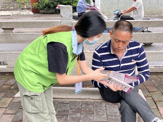 三鄉(xiāng)鎮(zhèn)開展“禁毒宣傳進公園，人人參與共防毒”活動圖片1.JPG
